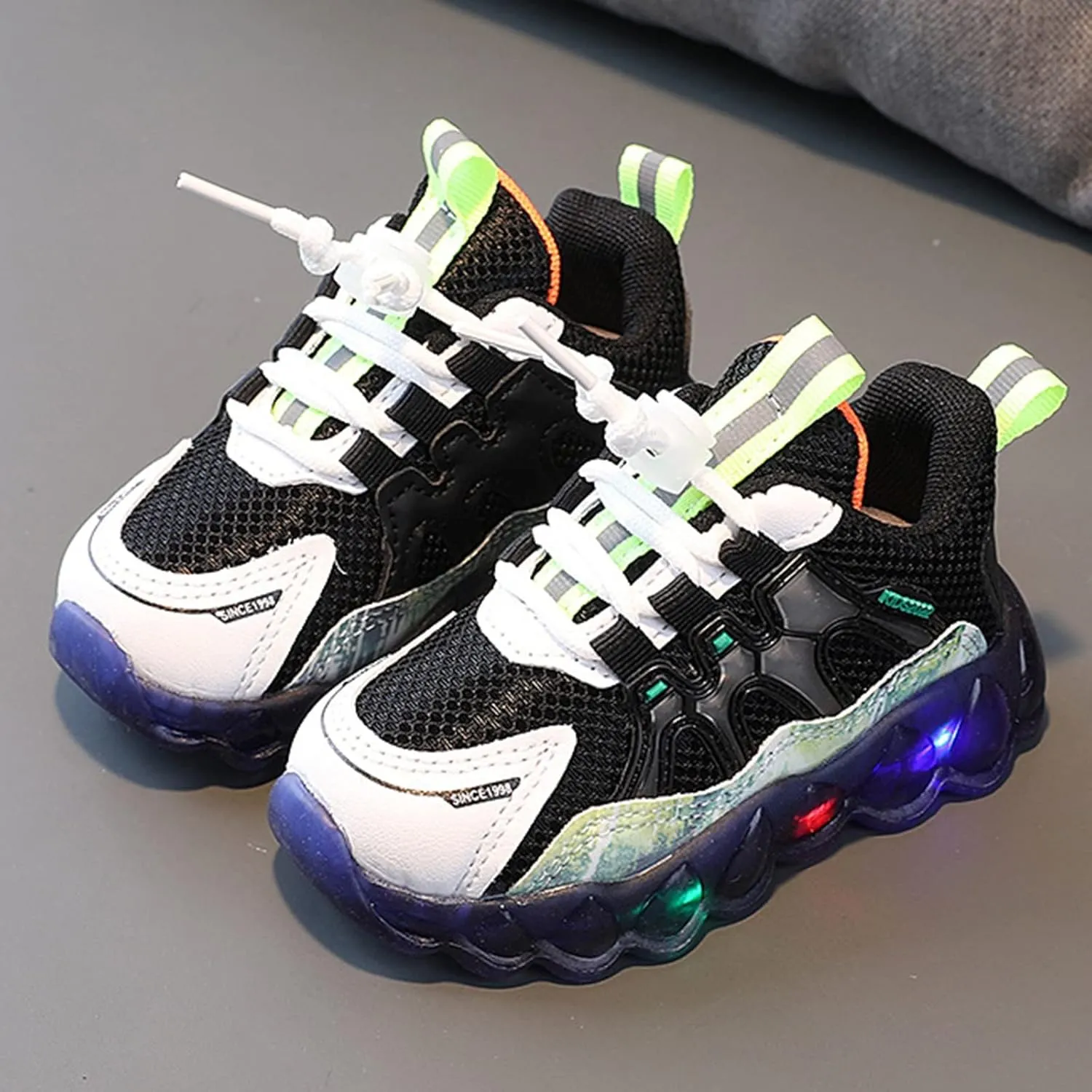 IWIHMIV LED Running Shoes Boys Girls Breathable Tennis Running Shoes Athletic Sport Casual Walking Shoes